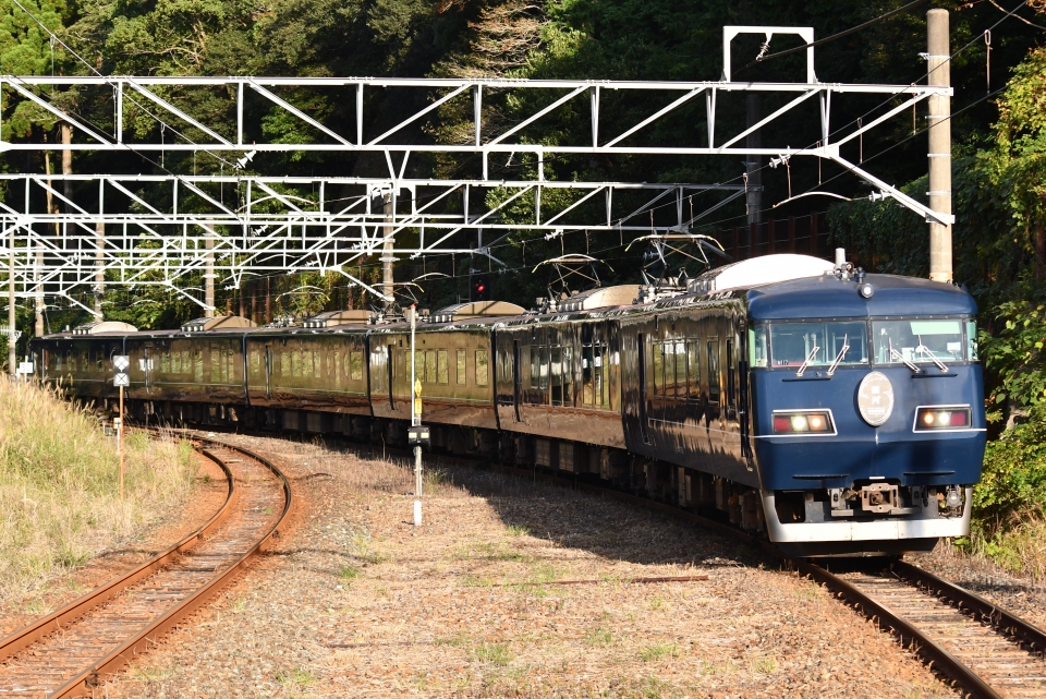 ニュース画像：117系電車M117編成「WEST EXPRESS 銀河」2021年10月撮影(papaさん撮影) - 「WEST EXPRESS 銀河、新年に京都鉄道博物館で特別展示 2022/1/4から」