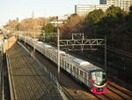 ニュース画像：京王5000系 (太郎さん撮影) - 「京王、座席指定列車「Mt.TAKAO号」の運転本数を削減」