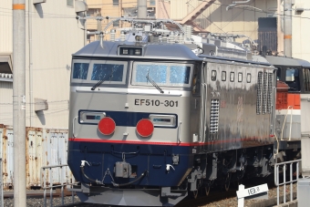 ニュース画像：九州向け「銀」のレッドサンダー EF510形300番台 2021年12月16日撮影(norikadさん撮影)