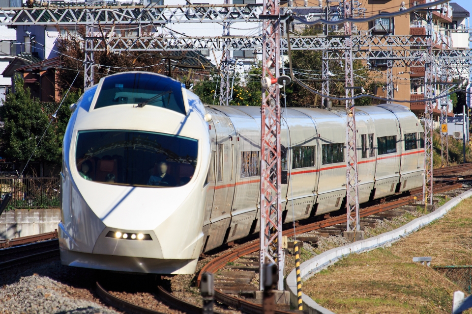 ニュース画像：小田急ロマンスカーVSE 2018年11月撮影 (sugisan1973さん撮影) - 「2022年、日本の鉄道業界の話題は？ 今年の動きを読む」