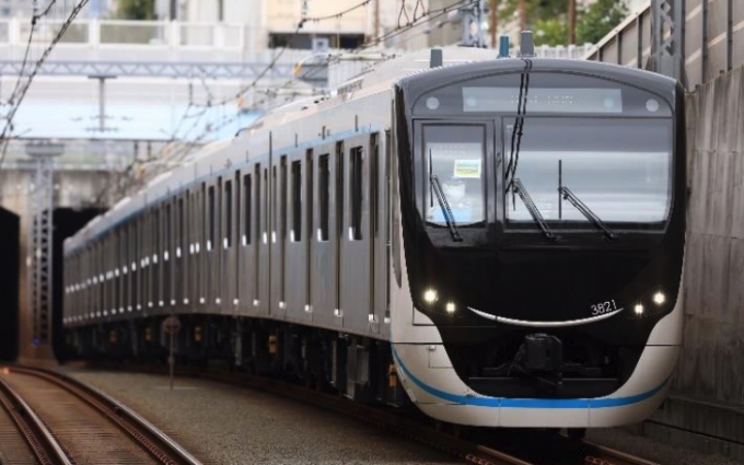 ニュース画像：東急目黒線の3020系 - 「東急目黒線・南北線・埼玉高速線、4月上旬から8両編成の運行を開始」