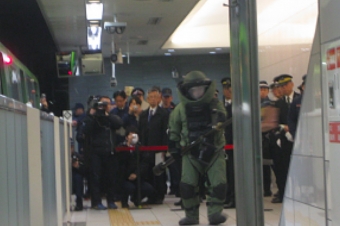 ニュース画像：テロ対応訓練の様子 - 「福岡市交通局、七隈線の橋本駅でテロ対応訓練を実施 12月8日」