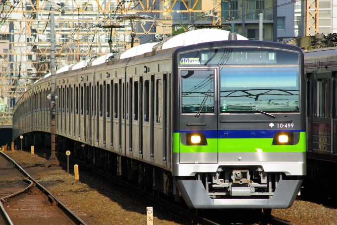 ニュース画像：10-300形 (ちっとろむさん撮影) - 「都営新宿線、車両新造で10両編成を追加投入 2月26日から」