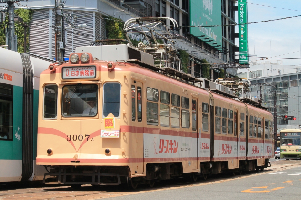 ニュース画像：(広電3000形 JR東海211系0番台さん 2017年05月05日撮影) - 「「走る博物館」へようこそ！世紀を超えて活躍する広島電鉄の路面電車」