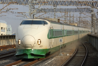ニュース画像：懐かしの200系新幹線が復活します！(200系新幹線 nobu_32さん 2013年03月10日撮影) - 「E2系が200系カラーに！鉄道150周年で東北・上越新幹線で復活、「ふるさとチャイム」も」