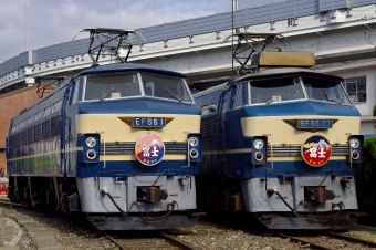 ニュース画像：「EF66 1」と仲良く並ぶ「EF66 27」(EF66形 ダイさん 2014年10月25日撮影)
