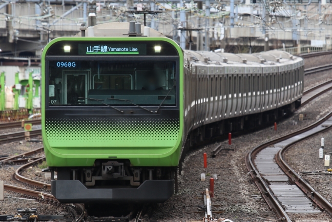ニュース画像：E235系0番台 山手線(E235系 Bibbaryさん 2022年04月04日撮影) - 「JR山手線、営業列車で自動運転「ATO」試験実施へ 2022年10月から」