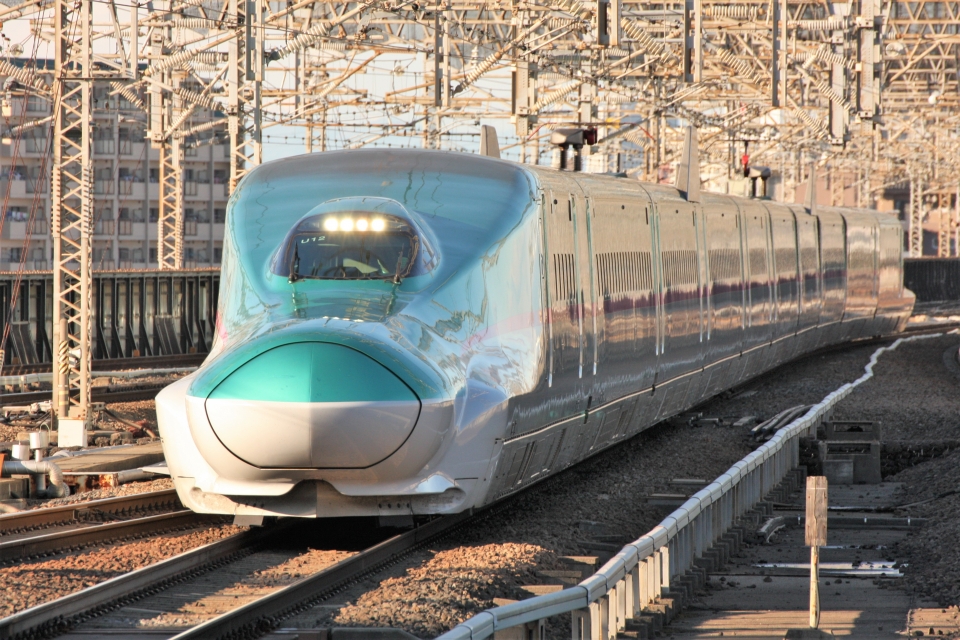 JR東「はやぶさ」「はやて」の新幹線オフィス車両、6月から指定席販売