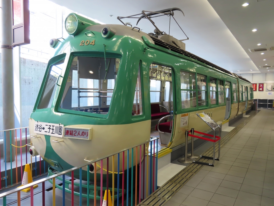 ニュース画像：「電車とバスの博物館」に展示されている「デハ204号」(さんたかさん 2020年02月28日撮影) - 「BSフジ 鉄道伝説、「東急デハ200形〜新時代の画期的な路面電車を作れ」」