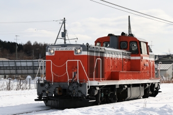 ニュース画像：国鉄標準色の「DE10 1690」へ変更 (DE10形 North.ynさん 2022年02月12日撮影)