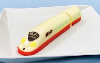 ニュース画像：西九州新幹線「かもめ」をモチーフにしたケーキ「Welcome かもめ」 - 「西九州新幹線「かもめ」がケーキに！ホテルオークラJRハウステンボスで限定発売」