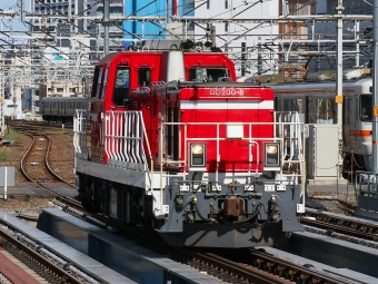 ニュース画像：DD200形ディーゼル機関車イメージ(DD200形 Yの人さん 2022年10月11日撮影) - 「JR貨物、「赤い羽根共同募金」ラッピング機関車を運行 2022年はDD200・HD300で」