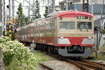 ニュース画像：赤電カラーの101系電車(西武101・301系 spockerさん 2022年08月25日撮影)