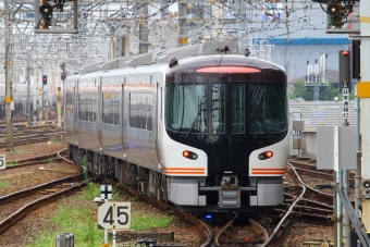 ニュース画像：年末年始の臨時特急「ひだ」全列車がHC85系で運行(HC85系 BBsanさん 2022年08月22日撮影) - 「JR東海、全ての臨時特急列車「ひだ」、新型HC85系で運転 2022年末年始」