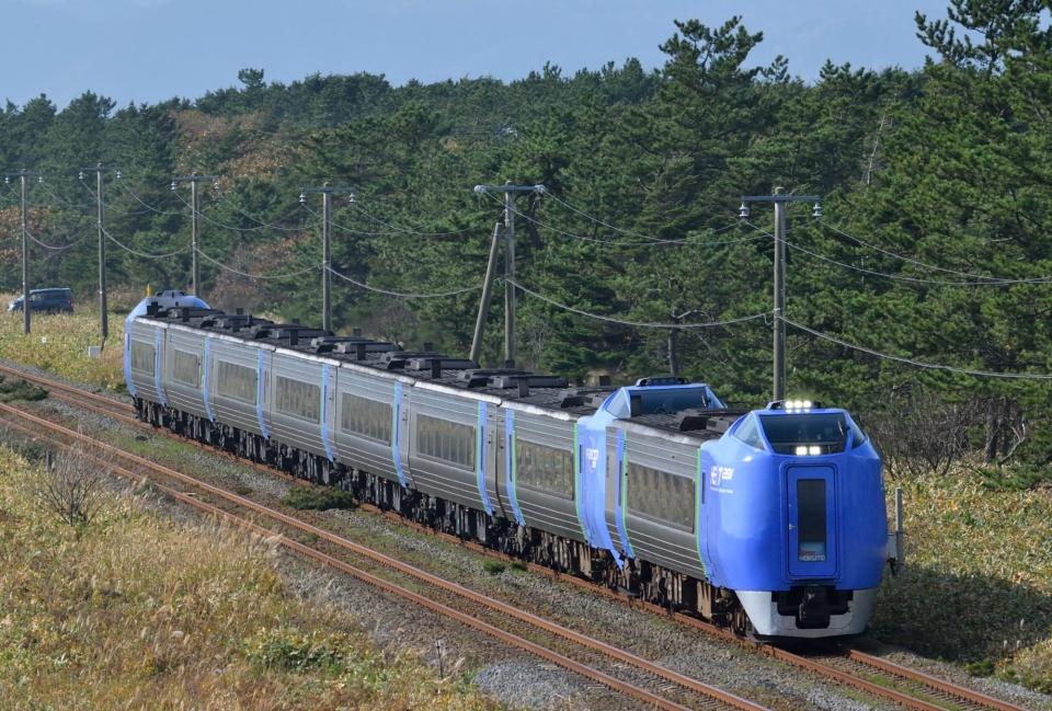 ニュース画像：「スーパー北斗」ヘッドマークでラストランを飾るキハ281系 hirohiro77さん 2022年10月22日撮影) - 「ありがとう！さようなら！2022年引退の鉄道車両形式まとめ」