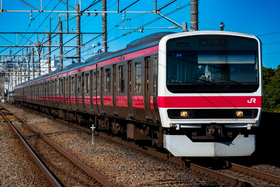 ニュース画像 7枚目：京葉線唯一の209系500番台「赤帯」(209系 E.n.dさん 2022年12月12日撮影)