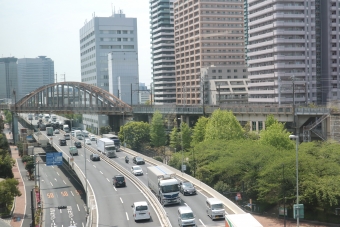 ニュース画像：東京モノレール線天王洲アイル駅付近の大汐線、立派なアーチ橋も残されています