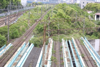ニュース画像：左端3本の線路が東海道新幹線回送線
