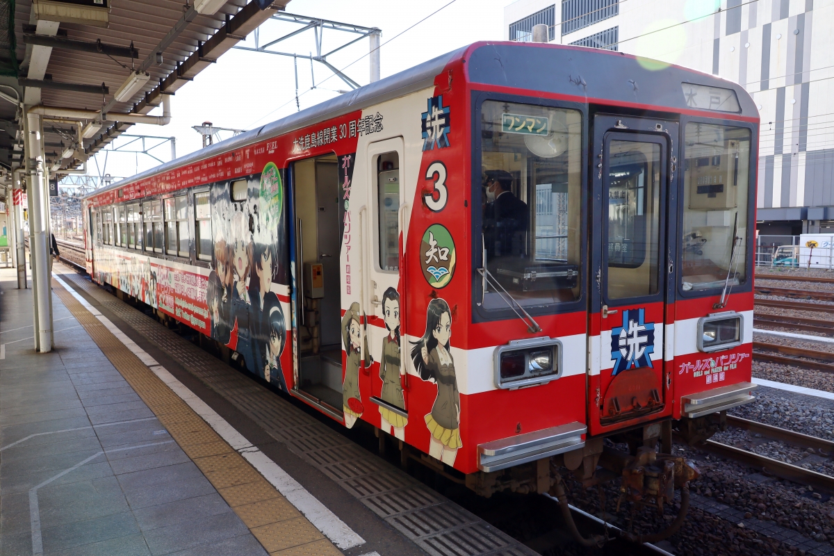 鹿島臨海鉄道6000形 ガルパンラッピング2号車+3号車＋Ⅳ号車-