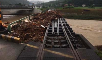ニュース画像：九州北部豪雨直後の日田彦山線 被害状況 - 「JR九州、日田彦山線の復興を祈念してイルミネーション列車を運転 1月中に6往復」