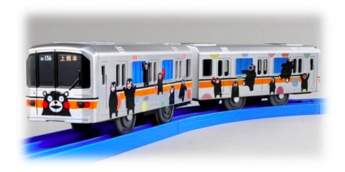 画像：くまモンのラッピング電車 プラレール - 「熊本電鉄、くまモンラッピング01形のプラレールを先行発売 1月12日から」
