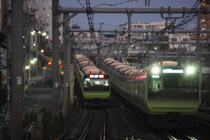 ニュース画像：E235系 2022年12月31日撮影 - 「JR東日本、年末年始は首都圏7路線で終夜運転実施 2023-2024」