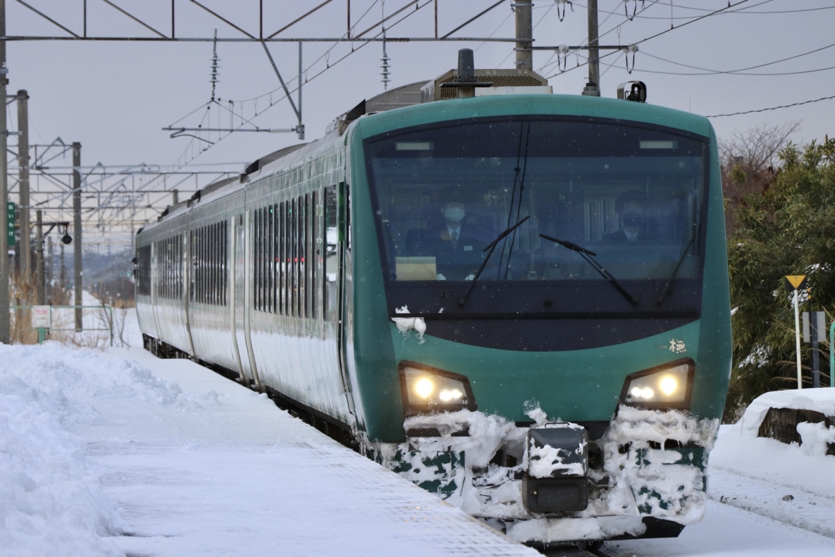 リゾートしらかみ、対象駅下車で「駅カード」デザイン