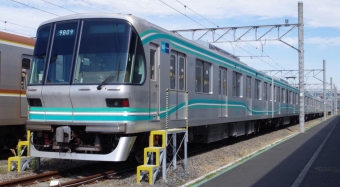 ニュース画像：南北線9000系 - 「東京メトロ南北線、9000系を8両編成化 12月16日運行開始」