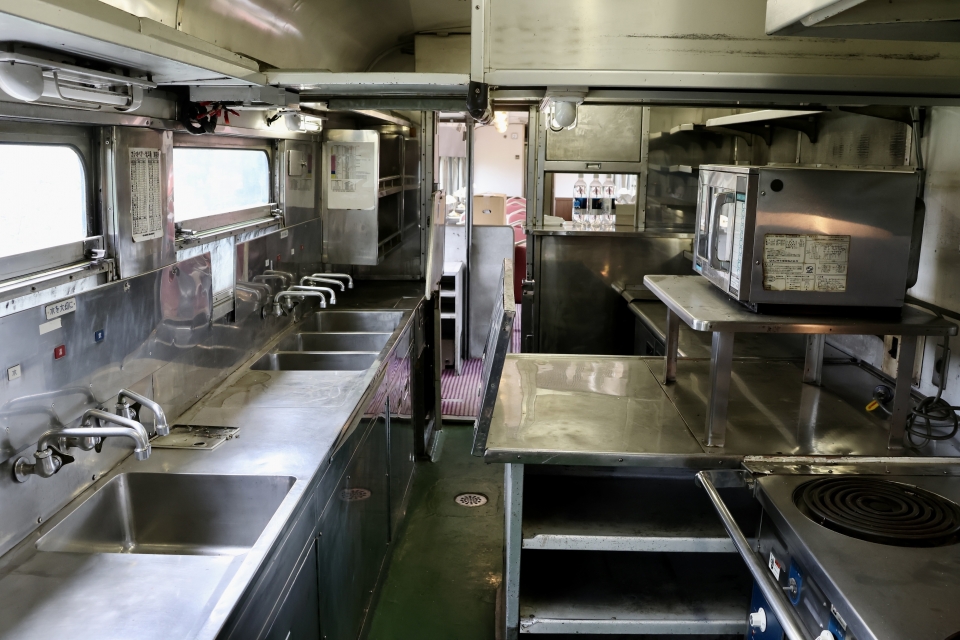 ニュース画像 24枚目：2号車・食堂車「グランシャリオ」 厨房の様子