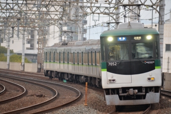 ニュース画像：京阪7000系 7002編成 2021年12月12日撮影 - 「京阪7000系、リニューアル車「7002編成」 1月21日営業運転開始 」