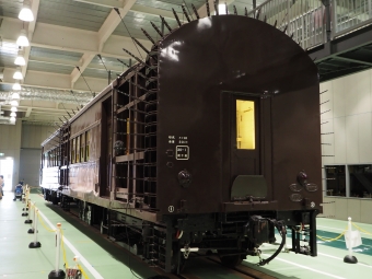 ニュース画像：京都鉄道博物館に展示された際のオヤ31形 2022年08月01日撮影