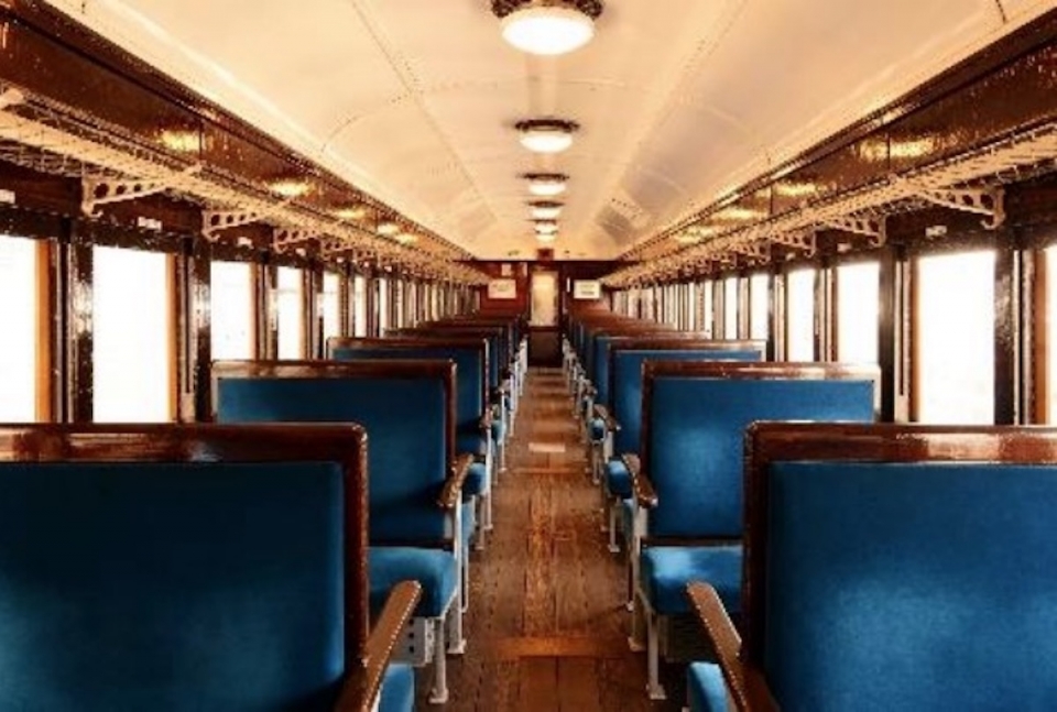 ニュース画像：旧型客車 車内 イメージ - 「EF64形+旧型客車で「新潟駅開業120周年号」運行 新潟車セで撮影会も」