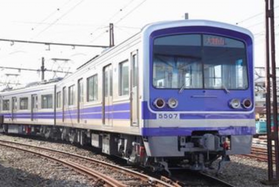 ニュース画像：5000系5507編成が「リンドウ電車」に - 「伊豆箱根鉄道5507編成、紫色にお色直しで運行開始 イメージは「りんどう」」