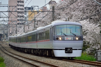 ニュース画像：西武10000系 2024年04月05日撮影 - 「西武、新宿線10000系を置き換え 有料着席サービス刷新へ！ 2025年度予定」
