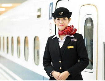 ニュース画像：東海道新幹線パーサー旧制服の「制帽」発売！