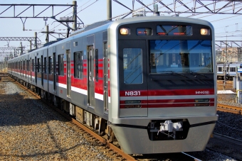 ニュース画像：導入当時のカラーで運行する新京成N800形N838F 2013年02月17日撮影