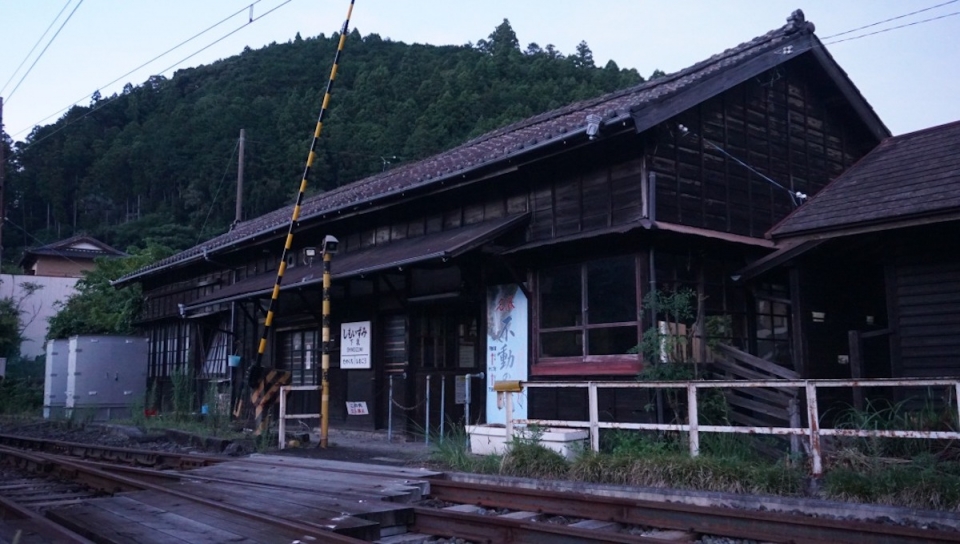 ニュース画像：本線 下泉駅 写真提供 大井川鐵道 - 「大鉄 井川線、夜の「“超”普通列車の旅」開催！全駅制覇&本線休止駅の見学も 日本旅行」