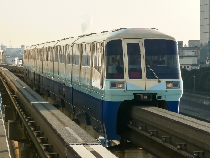 東京モノレール、「開業時塗色列車」 9月15日より運行開始！60周年記念