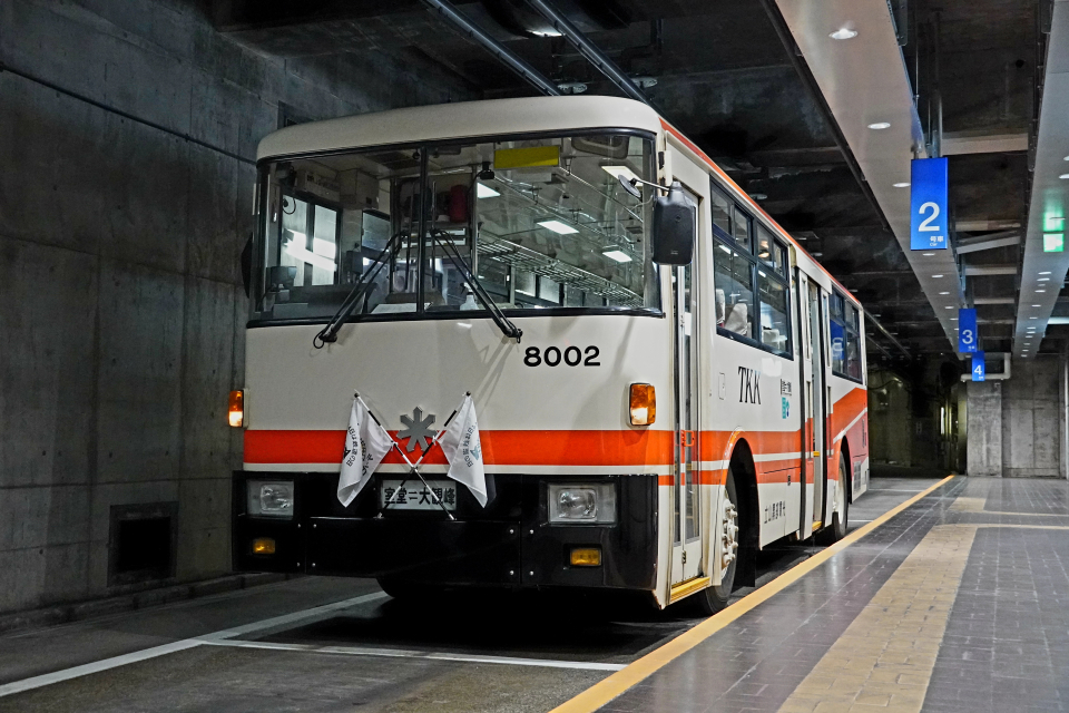 国内最後の無軌条電車「立山トンネルトロリーバス」惜しまれながら