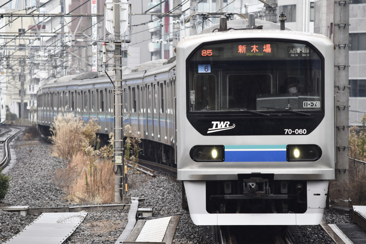 今年度は3編成！りんかい線、新型71-000形の導入計画を公表 「中期経営