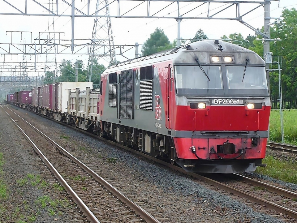 DF200-901、最後の勇姿を！JR貨物、初号機との撮影会 苗穂車両所で6月