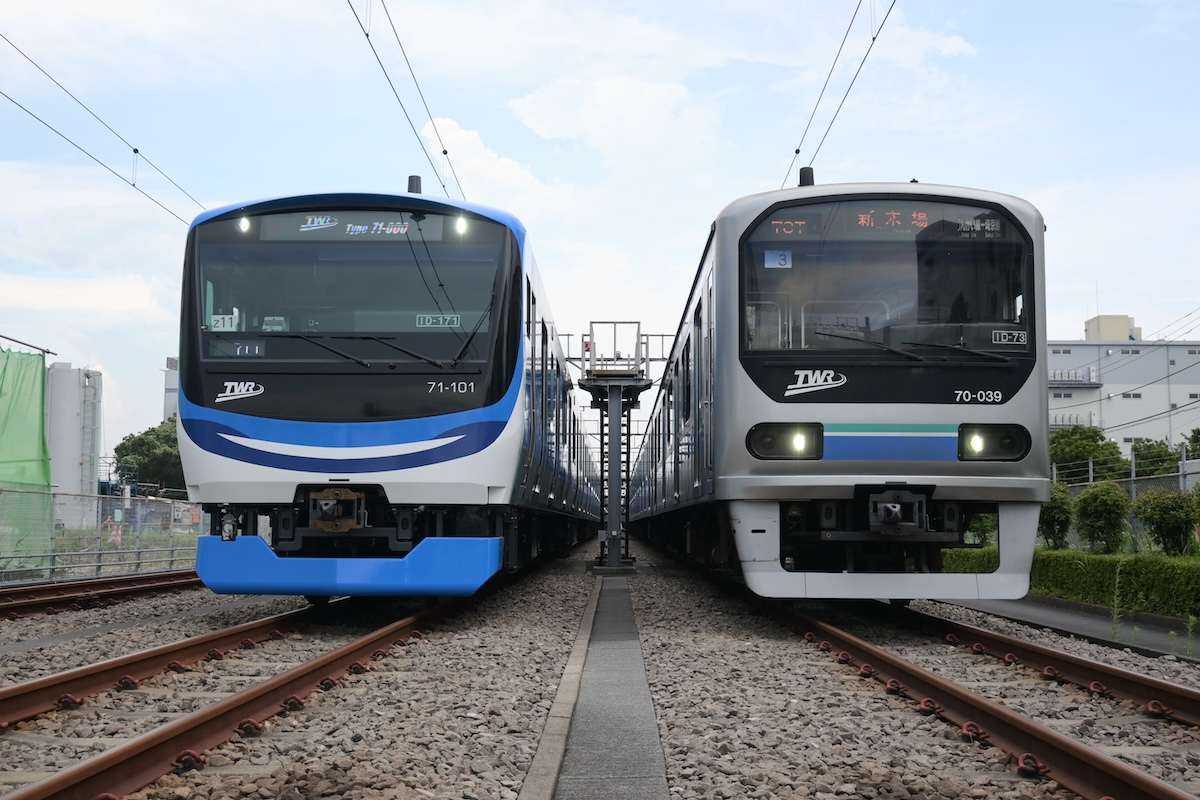 ついに登場！りんかい線の新型車両「71-000形」お披露目、先代の