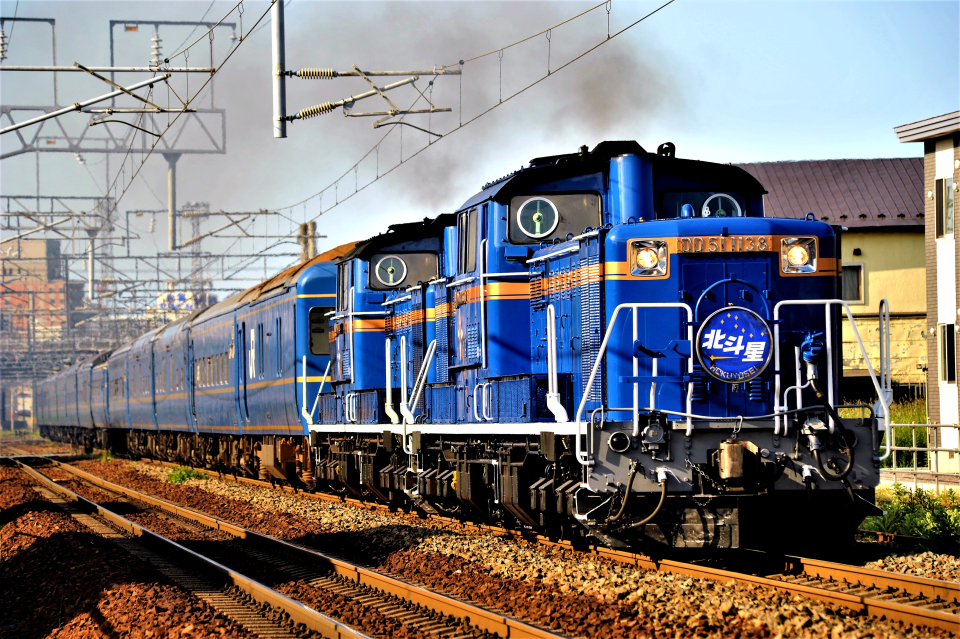 消えゆく専用塗装機】 田端区81も最終章へ “豪華列車”を導いた「星釜