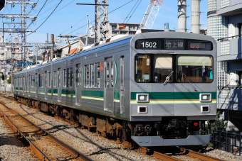 たった1週間、“超短命な”昭和64年生まれの「激レア銘板」を持つ車両と