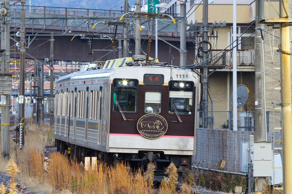 たった1週間、“超短命な”昭和64年生まれの「激レア銘板」を持つ車両と