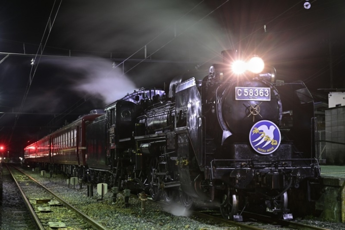 秩父鉄道C58による終夜運転「第51三峰号」、12月に再び！冬の夜空に煙