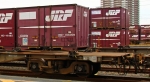 ニュース画像：JR貨物のコンテナ貨車 - 「JR貨物、延べ30本の臨時列車を3月に運転 トラックドライバー不足に対応」
