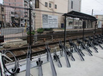ニュース画像：設置された自転車駐輪場 - 「京福電気鉄道、嵐電の西院駅に自転車駐輪場を設置」
