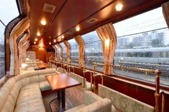 画像：オハ25形 551号車 車内 - 「京都鉄道博物館、トワイライトエクスプレス客車の車内を公開 5月12日と13日」