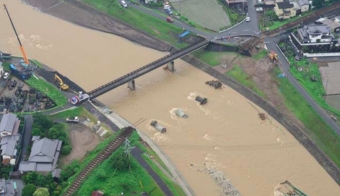 ニュース画像：九州北部豪雨で流失した際の久大本線「花月川橋梁」 - 「JR久大本線、7月14日から全線で運転を再開へ 豪雨の被害から復旧」